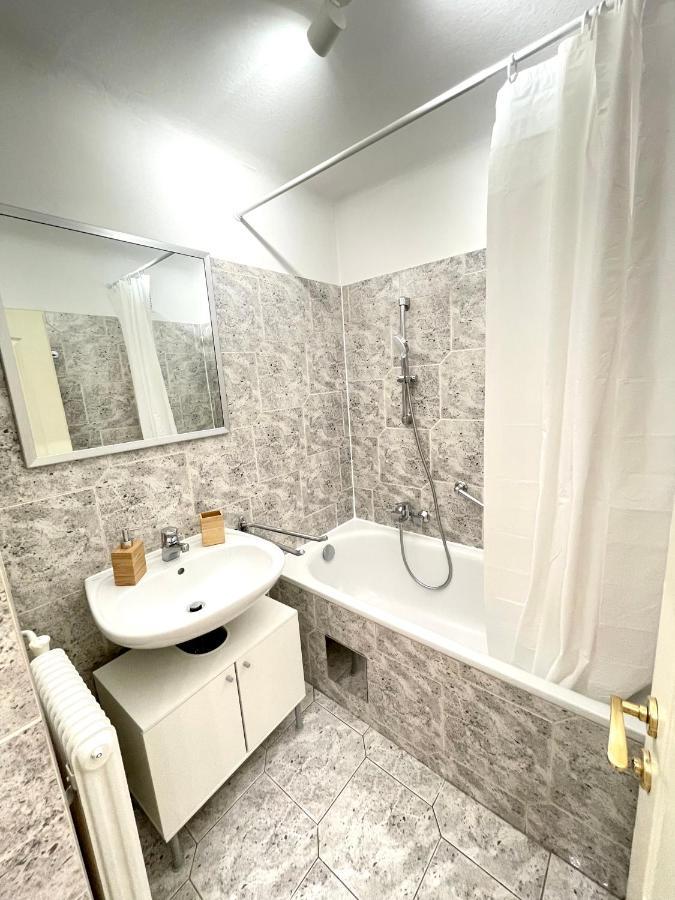 Cosy Apartment Near Schoenbrunn & Meidlinger Market Wien Exteriör bild